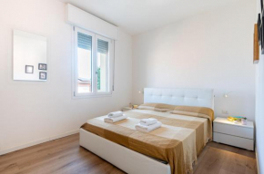 Chic Parma Flat Near City Center Parma